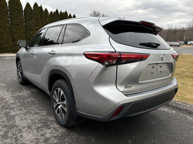 used 2022 Toyota Highlander car, priced at $34,800