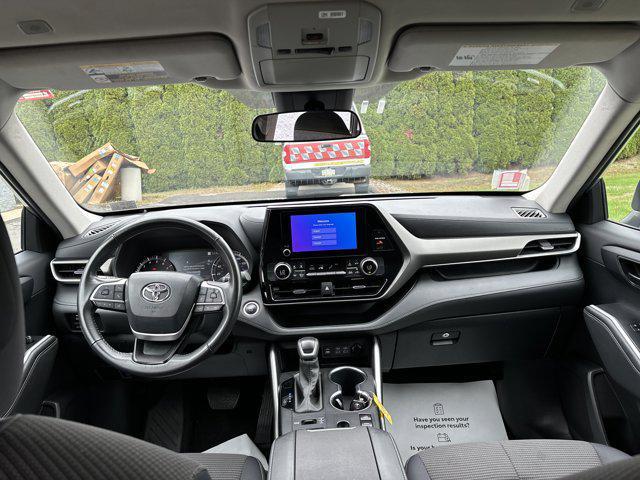 used 2024 Toyota Highlander car, priced at $32,300