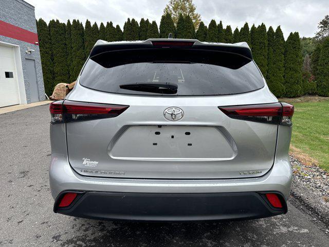 used 2024 Toyota Highlander car, priced at $32,300