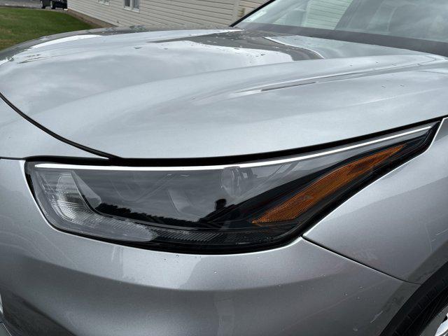 used 2024 Toyota Highlander car, priced at $32,300