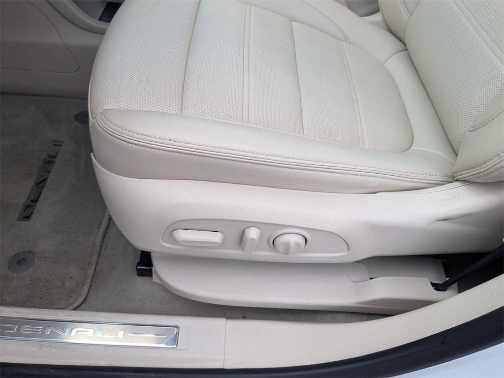 used 2022 GMC Acadia car, priced at $32,998
