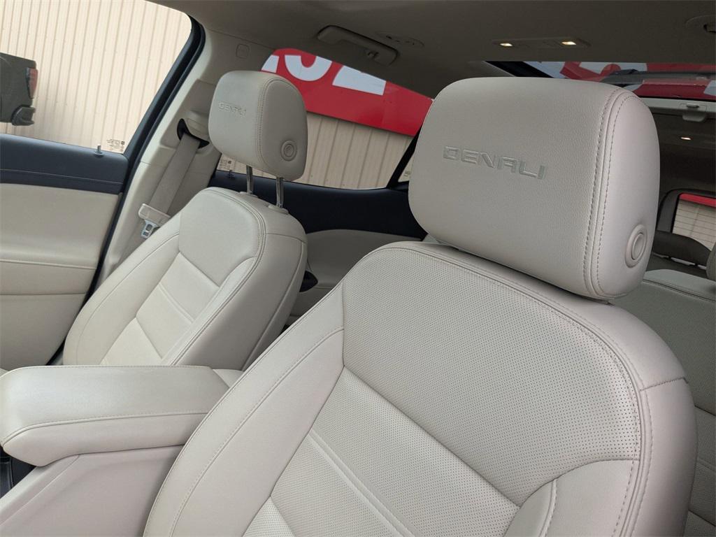 used 2022 GMC Acadia car, priced at $32,998