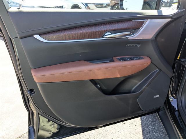 new 2025 Cadillac XT5 car, priced at $54,075