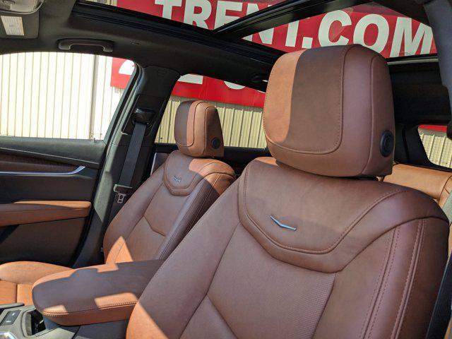 new 2025 Cadillac XT5 car, priced at $55,075