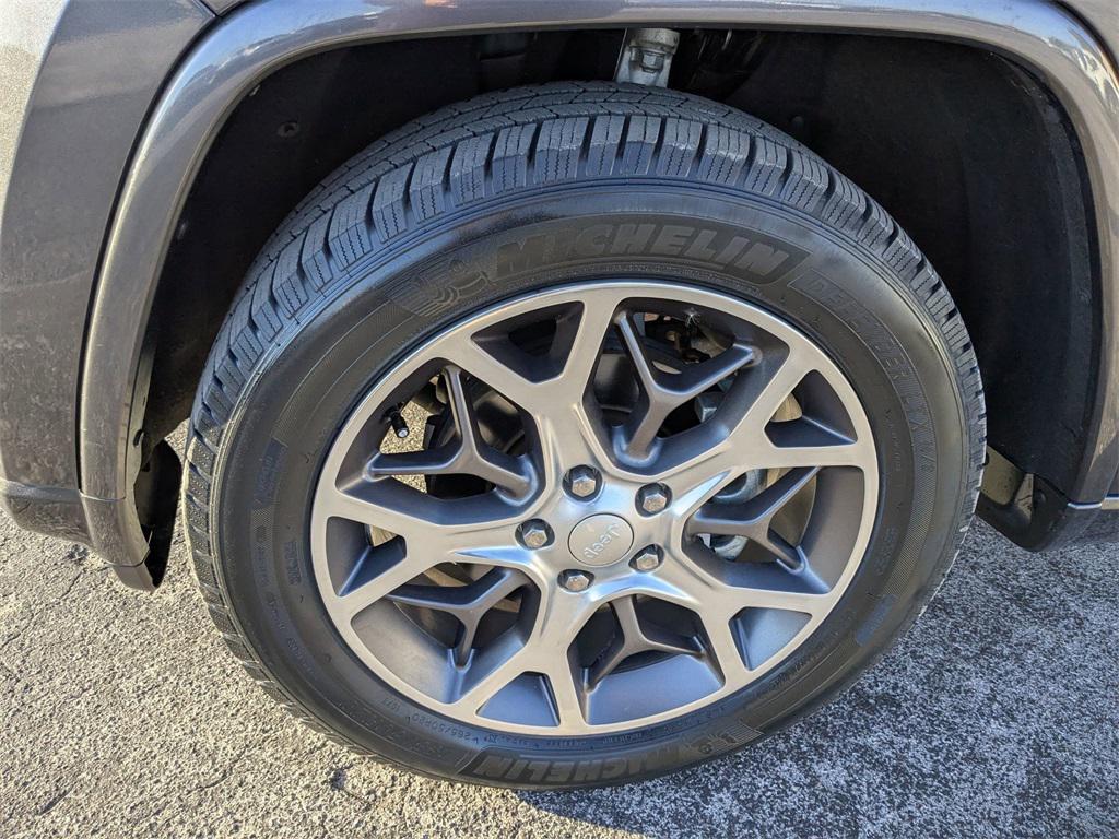used 2018 Jeep Grand Cherokee car, priced at $16,195