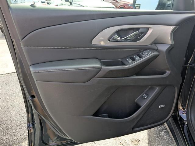 used 2022 Chevrolet Traverse car, priced at $28,998