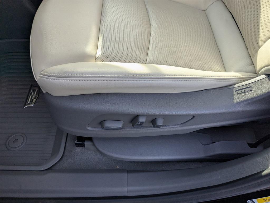 used 2024 Cadillac XT6 car, priced at $45,895