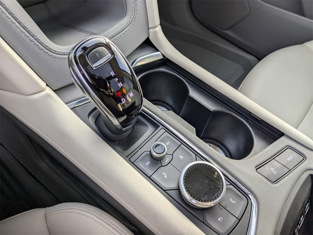 used 2024 Cadillac XT6 car, priced at $45,895