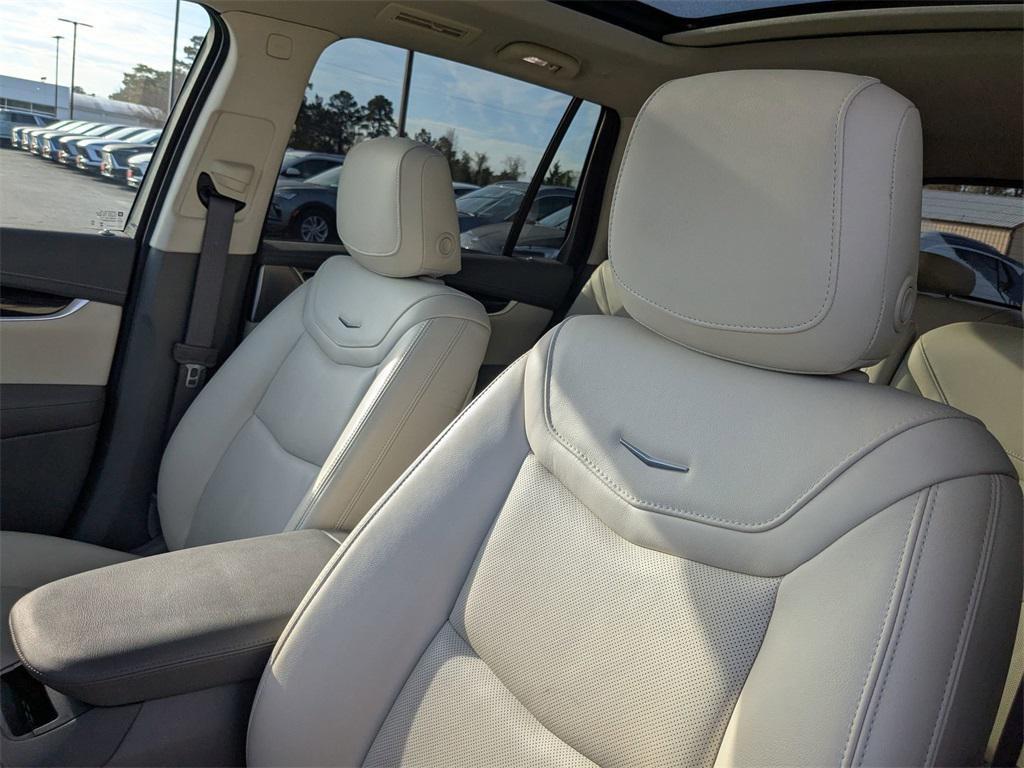 used 2024 Cadillac XT6 car, priced at $45,895