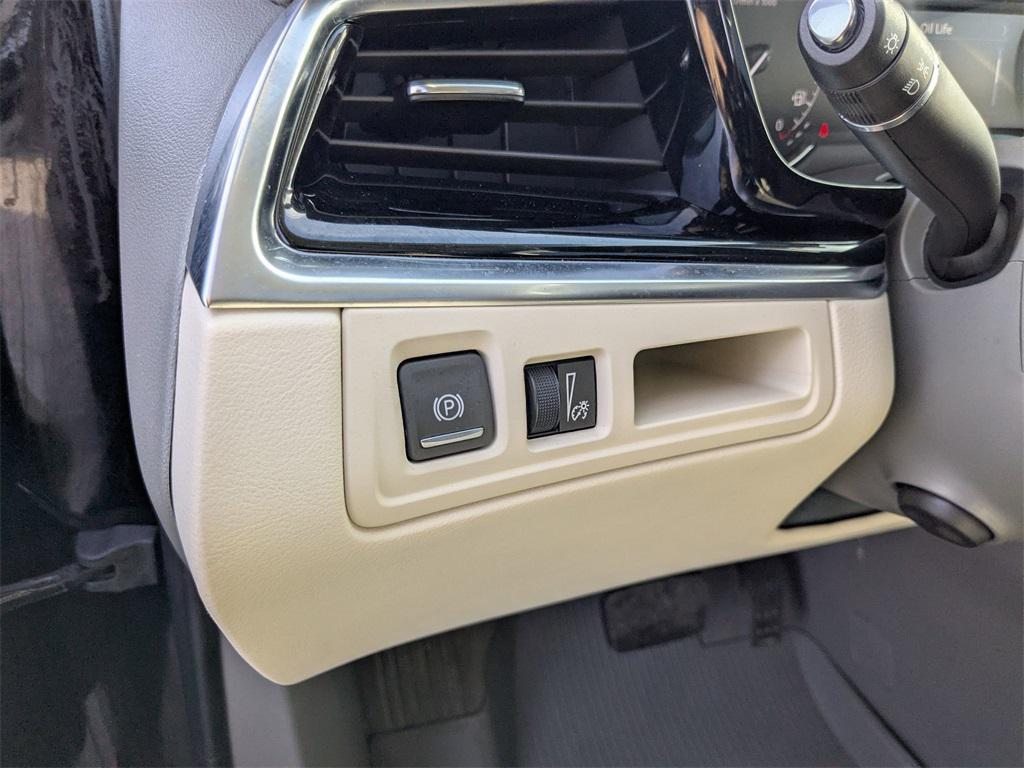 used 2024 Cadillac XT6 car, priced at $45,895