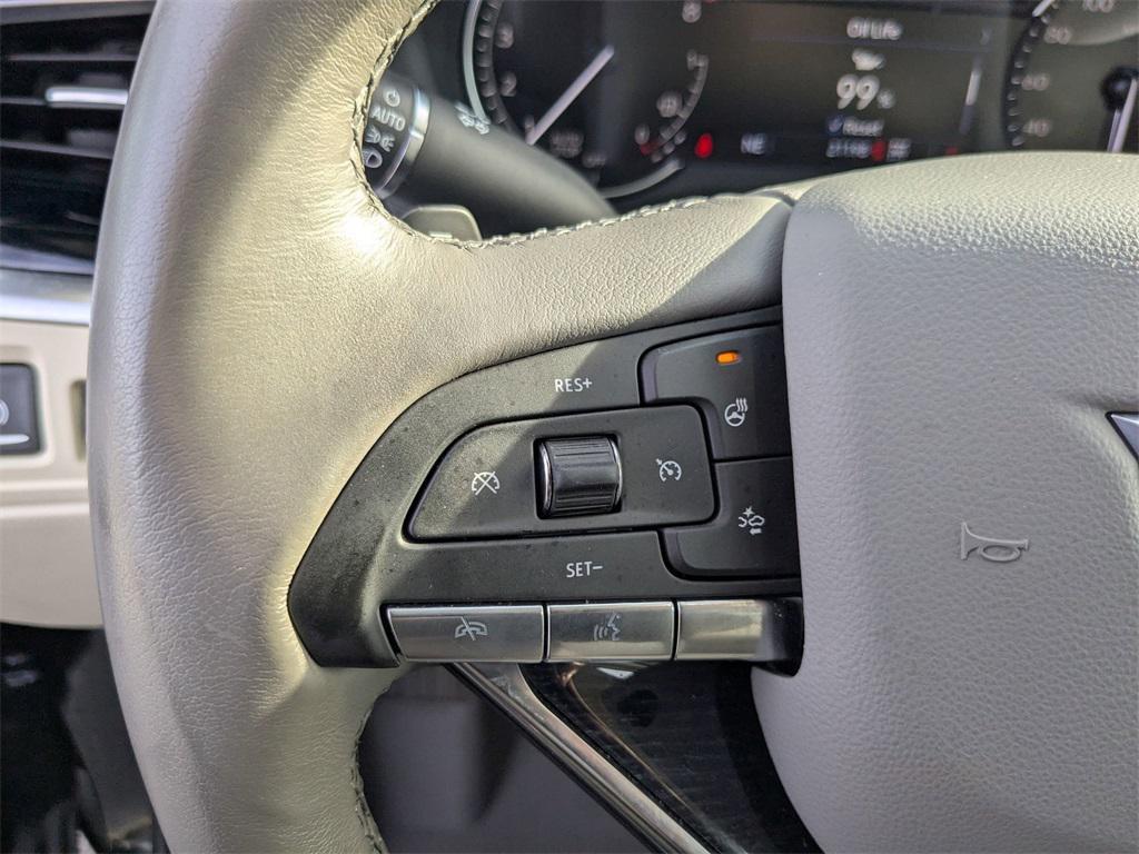 used 2024 Cadillac XT6 car, priced at $45,895