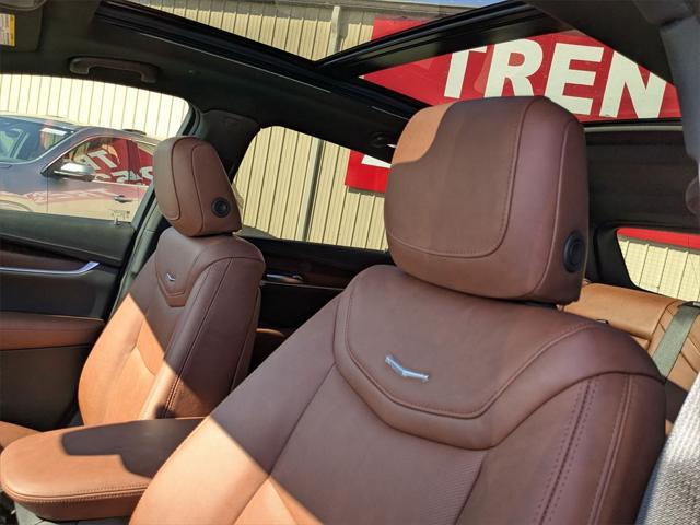 new 2025 Cadillac XT5 car, priced at $57,930