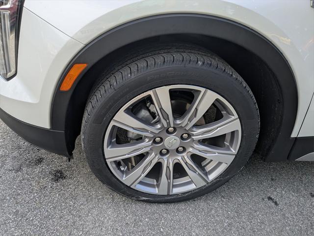 used 2022 Cadillac XT4 car, priced at $27,400