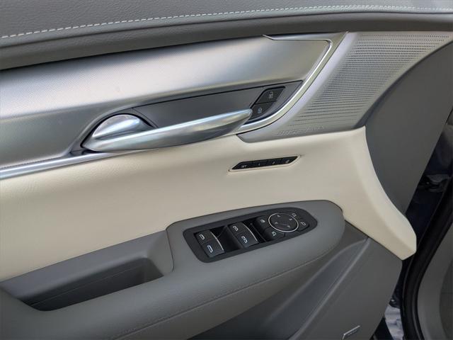 new 2025 Cadillac XT5 car, priced at $51,730