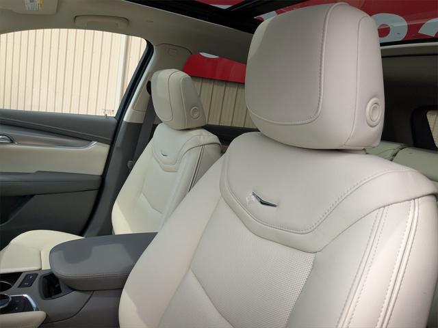 new 2025 Cadillac XT5 car, priced at $51,730