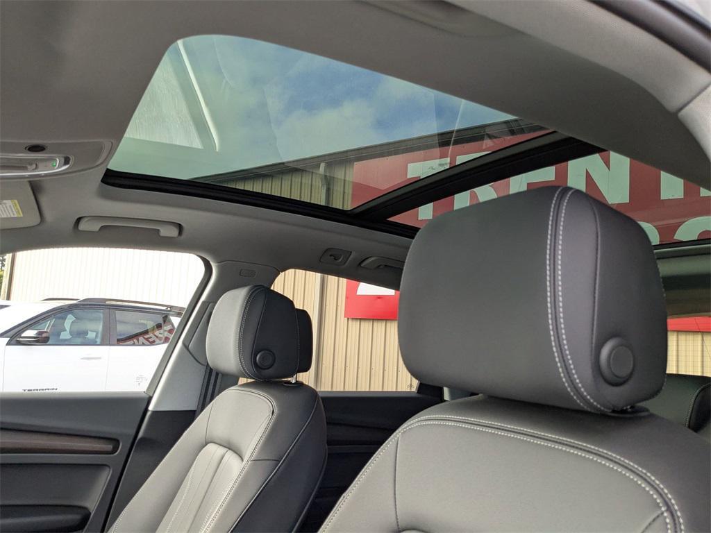 used 2025 Audi Q5 car, priced at $40,998