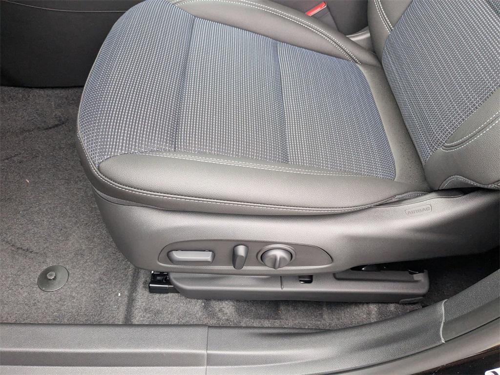 new 2025 Buick Envista car, priced at $26,725