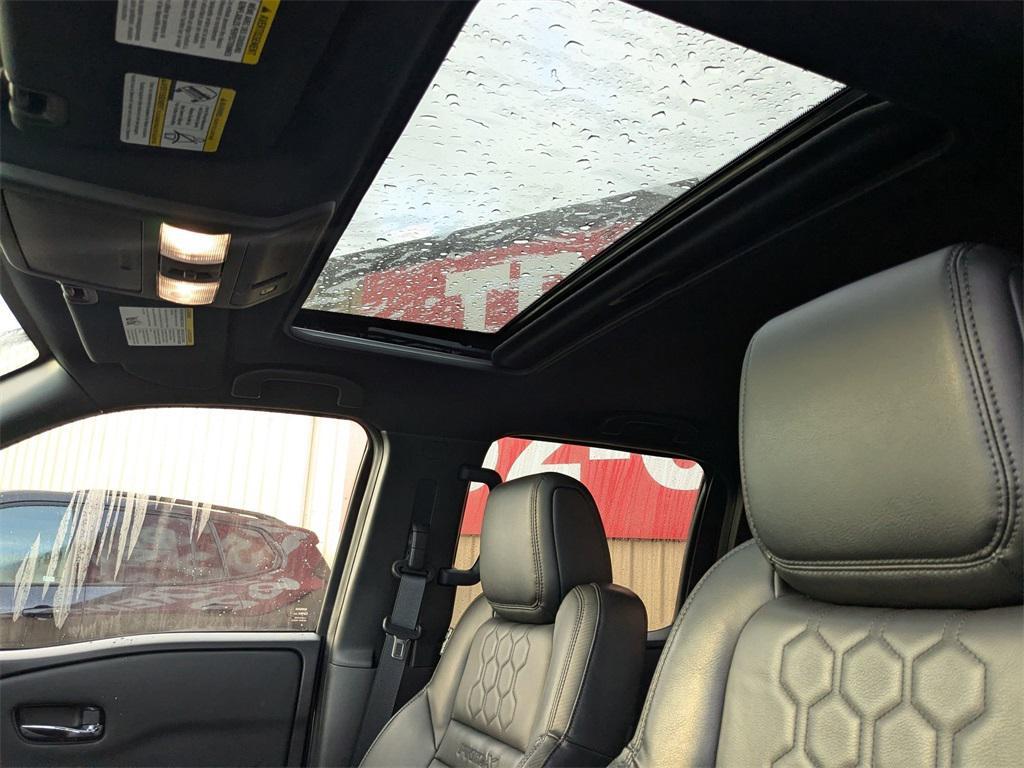 used 2022 Nissan Frontier car, priced at $27,998