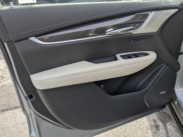 new 2025 Cadillac XT6 car, priced at $64,215