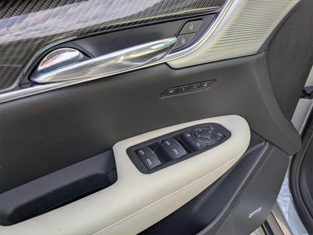 new 2025 Cadillac XT6 car, priced at $64,215