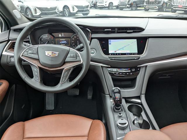 new 2025 Cadillac XT5 car, priced at $53,175