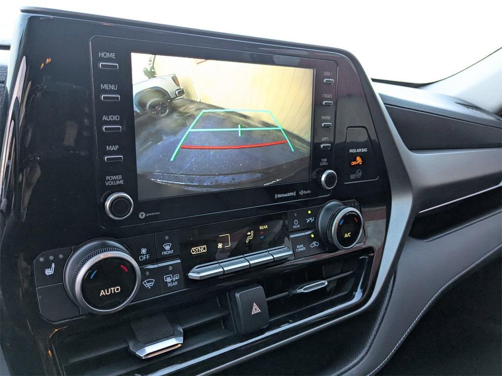 used 2021 Toyota Highlander car, priced at $33,495