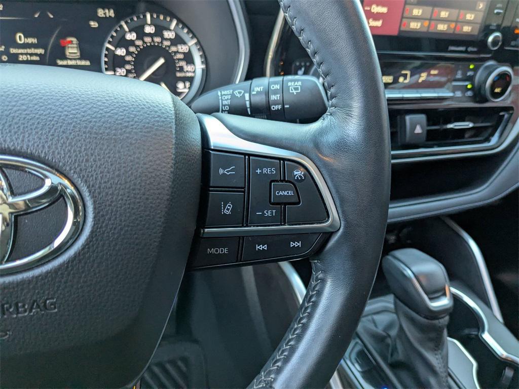 used 2021 Toyota Highlander car, priced at $33,495