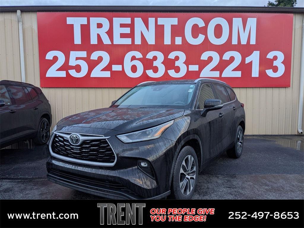 used 2021 Toyota Highlander car, priced at $33,495