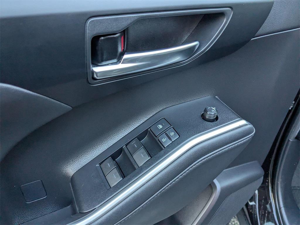 used 2021 Toyota Highlander car, priced at $33,495