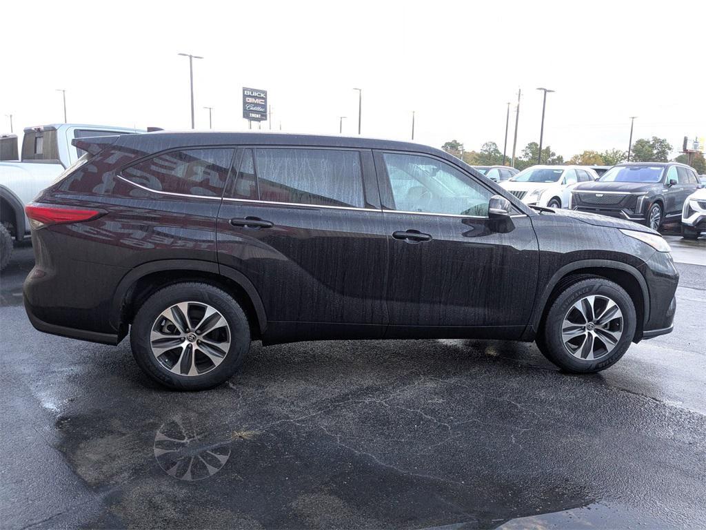 used 2021 Toyota Highlander car, priced at $33,495