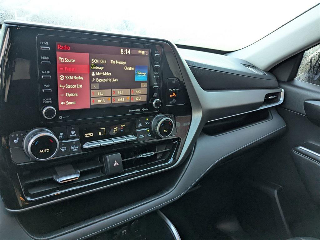 used 2021 Toyota Highlander car, priced at $33,495
