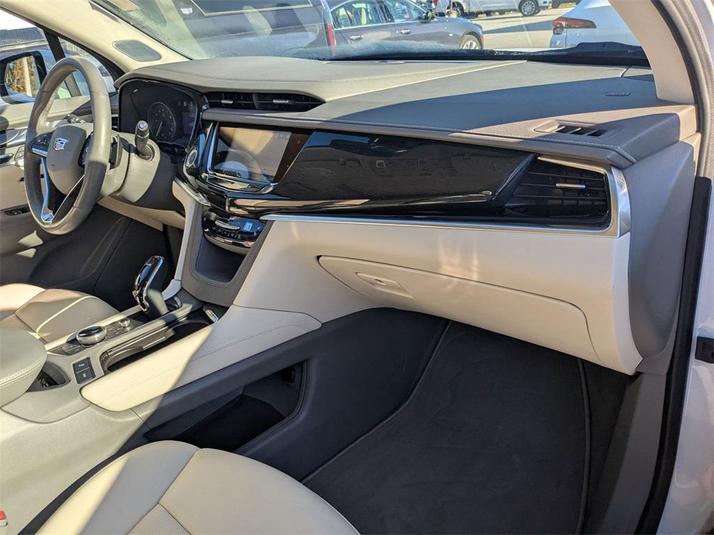 used 2024 Cadillac XT6 car, priced at $43,895