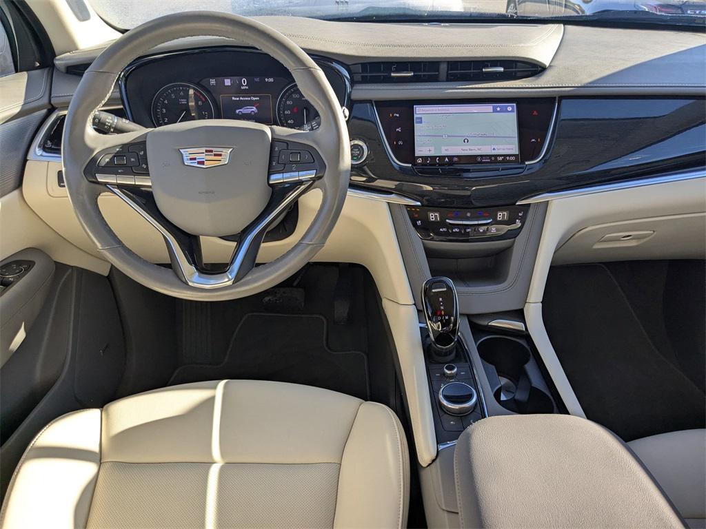used 2024 Cadillac XT6 car, priced at $43,895