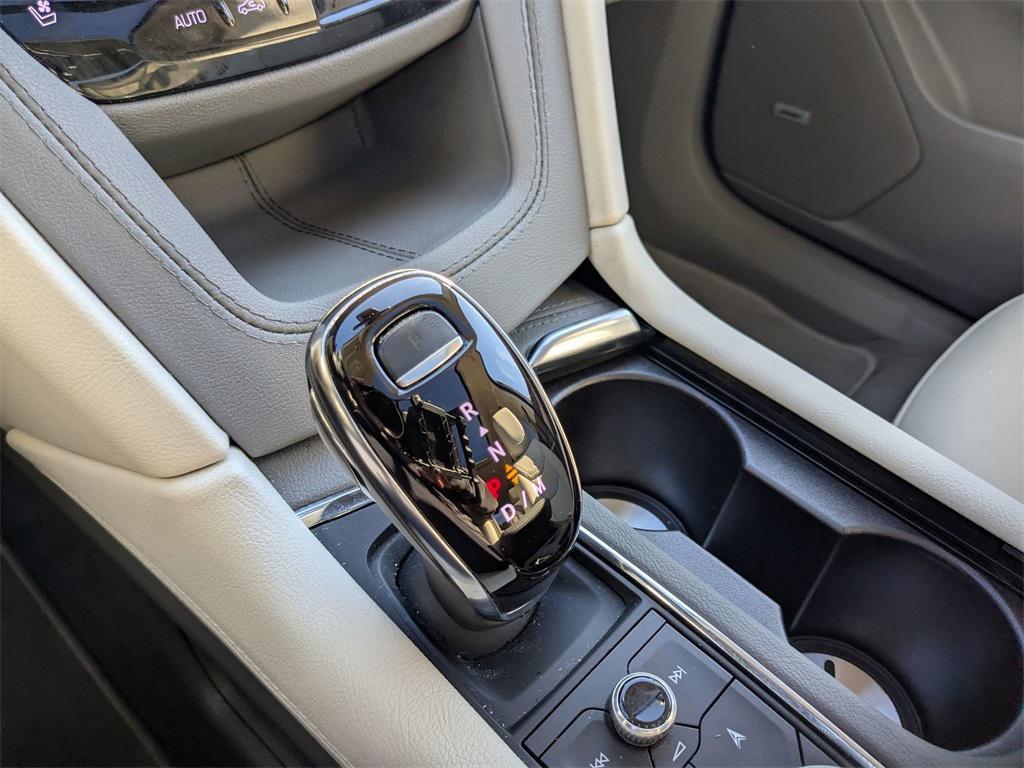 used 2024 Cadillac XT6 car, priced at $43,895