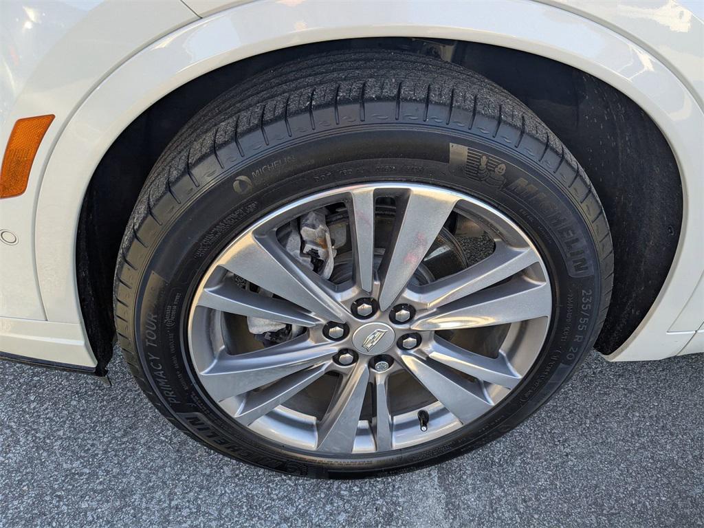 used 2024 Cadillac XT6 car, priced at $43,895