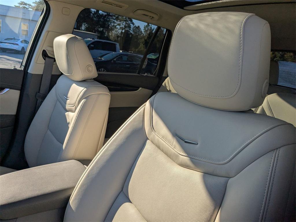 used 2024 Cadillac XT6 car, priced at $43,895