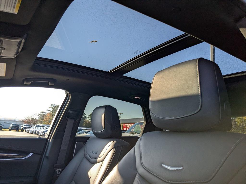 used 2025 Cadillac XT5 car, priced at $43,595