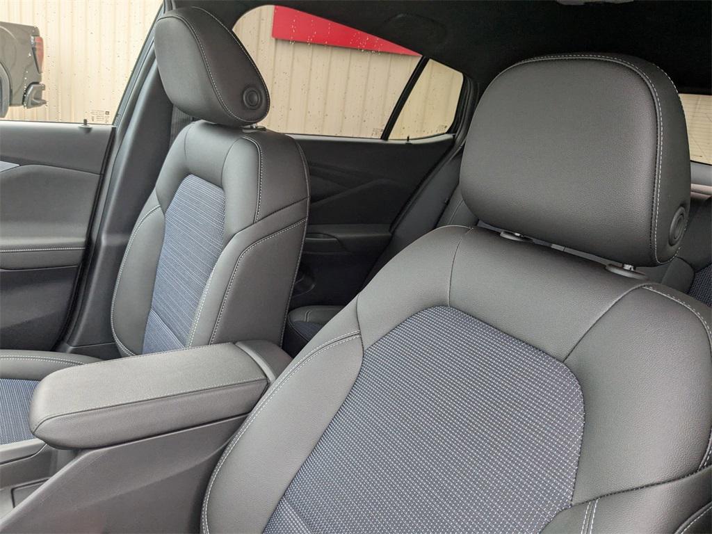 new 2025 Buick Envista car, priced at $27,280