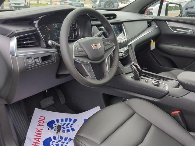 new 2025 Cadillac XT5 car, priced at $44,930