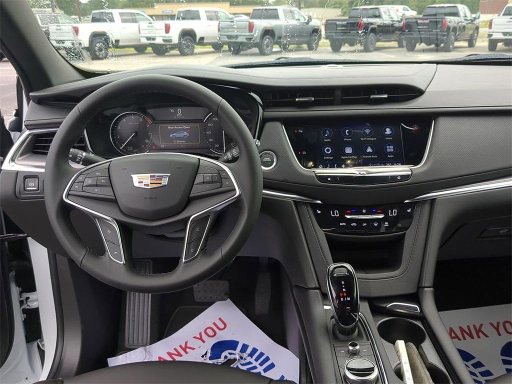 new 2025 Cadillac XT5 car, priced at $42,607