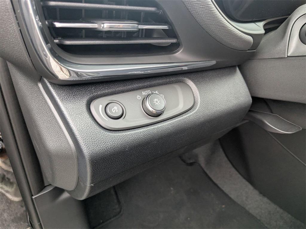 new 2025 Buick Envista car, priced at $26,725