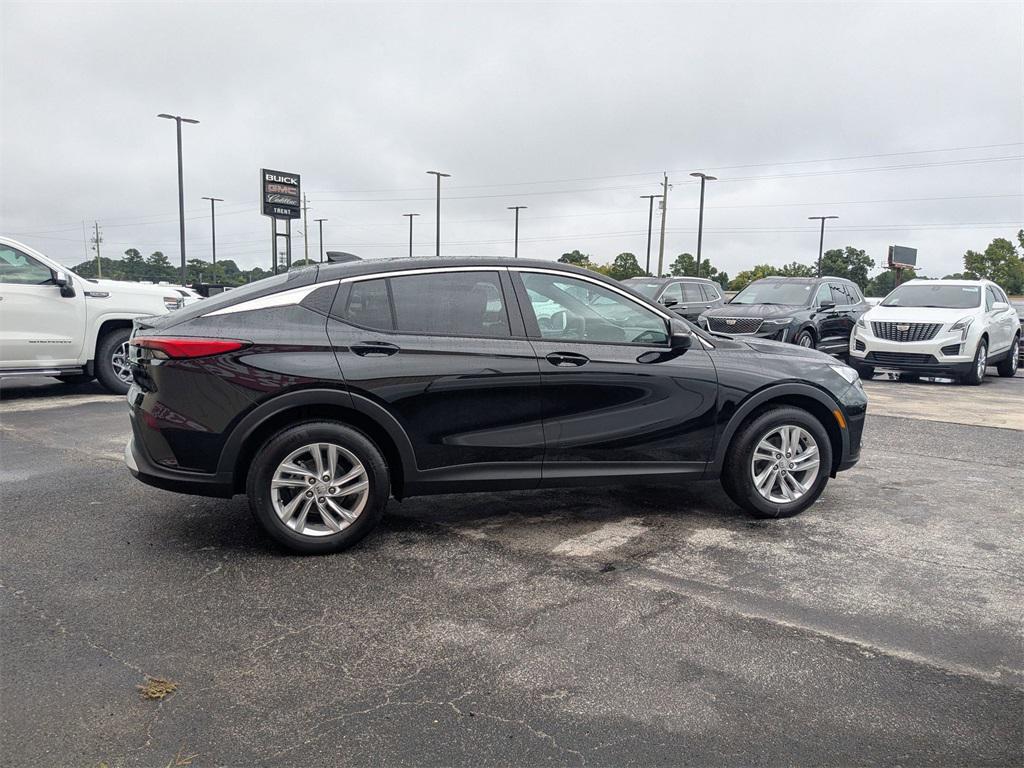 new 2025 Buick Envista car, priced at $26,725