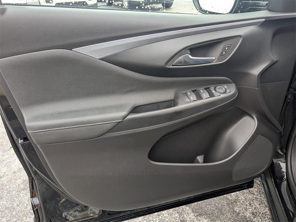 new 2025 Buick Envista car, priced at $26,725