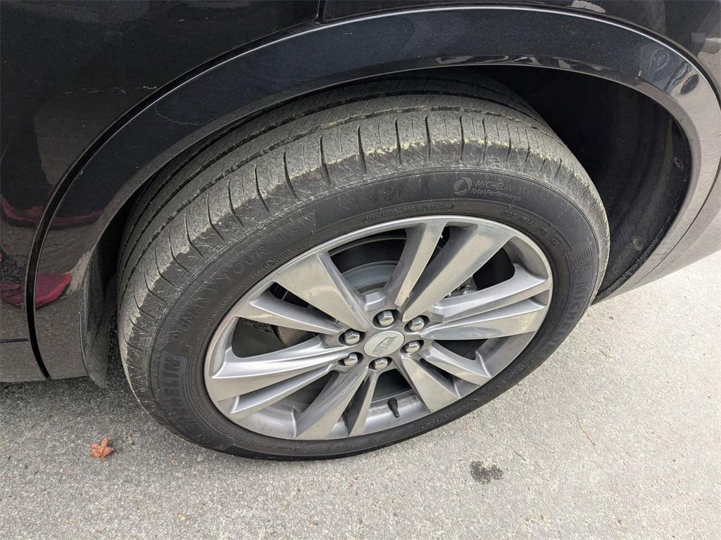 used 2025 Cadillac XT6 car, priced at $43,895