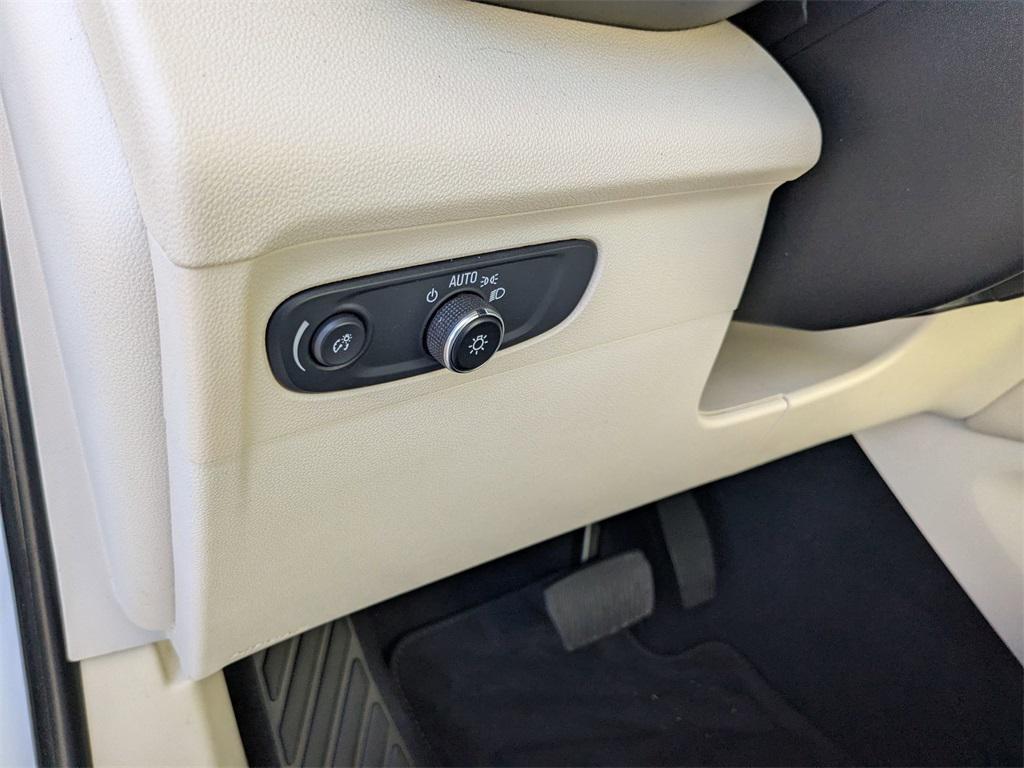 used 2021 Buick Envision car, priced at $25,998