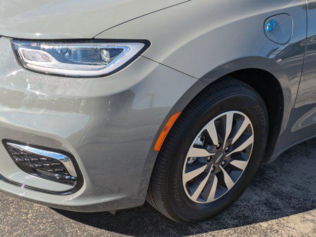 used 2022 Chrysler Pacifica Hybrid car, priced at $28,308