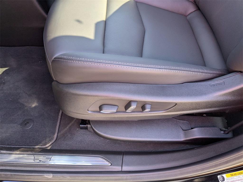 new 2025 Cadillac XT5 car, priced at $58,615