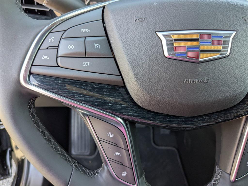 new 2025 Cadillac XT5 car, priced at $58,615