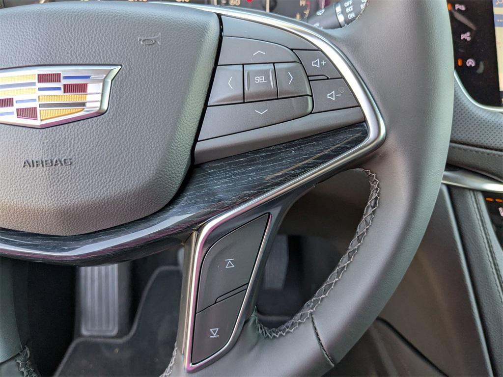 new 2025 Cadillac XT5 car, priced at $58,615