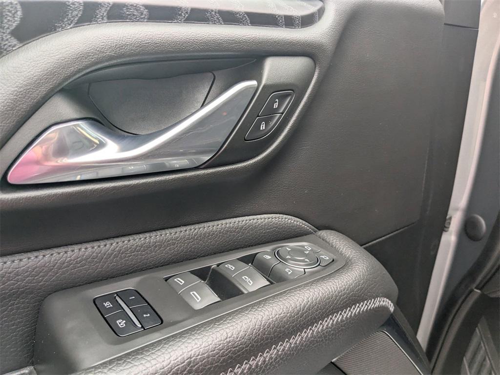 used 2023 GMC Yukon XL car, priced at $55,200